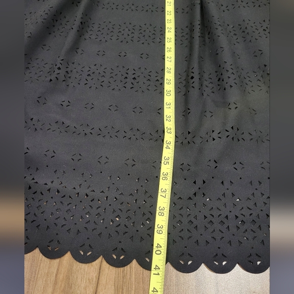 Banana Republic Black Off-Shoulder Laser Cut Ponte Midi Dress Size 10 - Picture 9 of 13